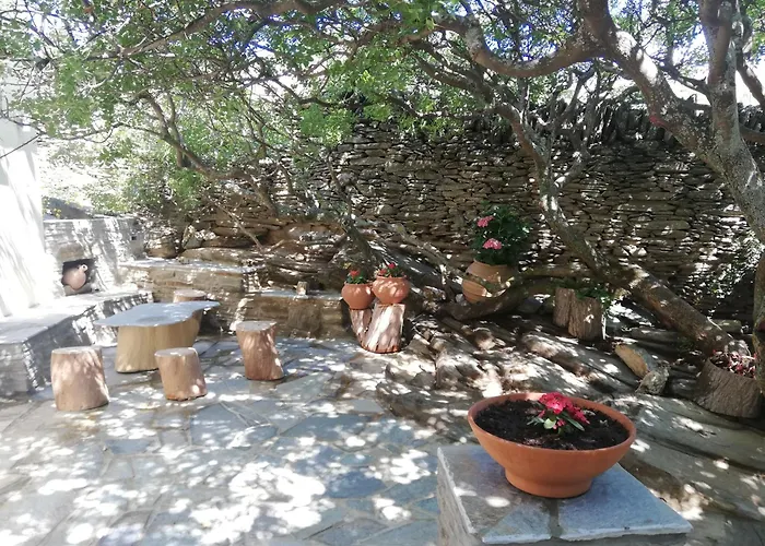 Armonia Hotel Ménites