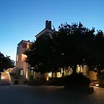 Hotel Armonia Ménites
