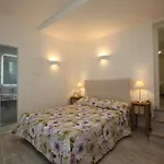 Armonia Hotel Ménites