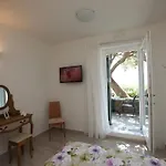 Hotel Armonia Ménites